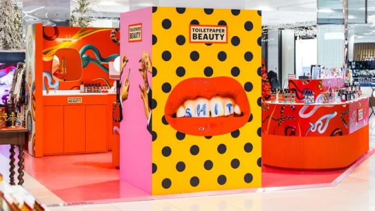 토일렛페이퍼뷰티 팝업 전경