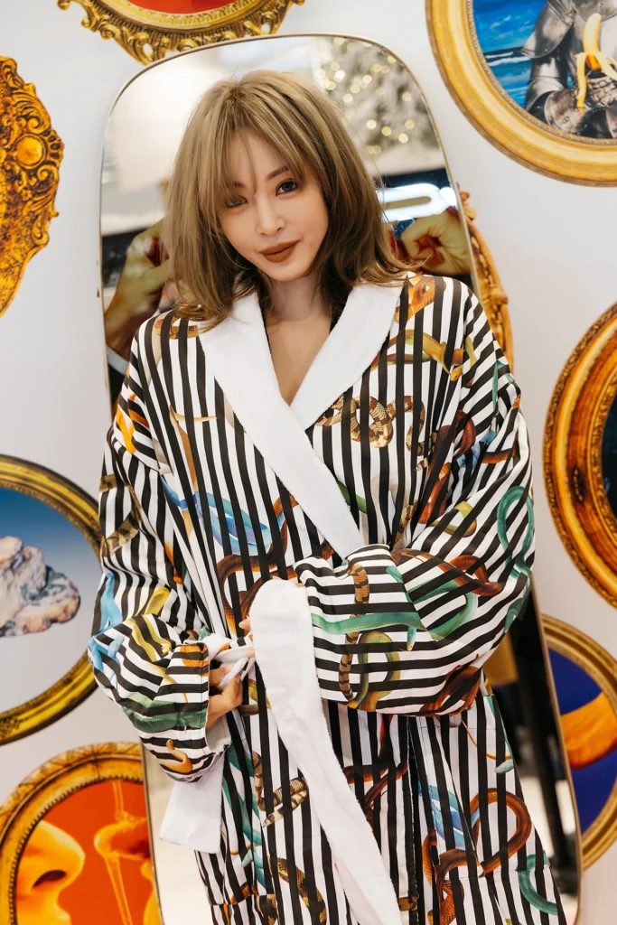 토일렛페이퍼뷰티 한예슬 가운